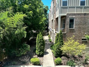 Property grounds - Glitz&Guitars | Rooftop Hot Tub | Minutes to Broadway & Opry (Nashville)