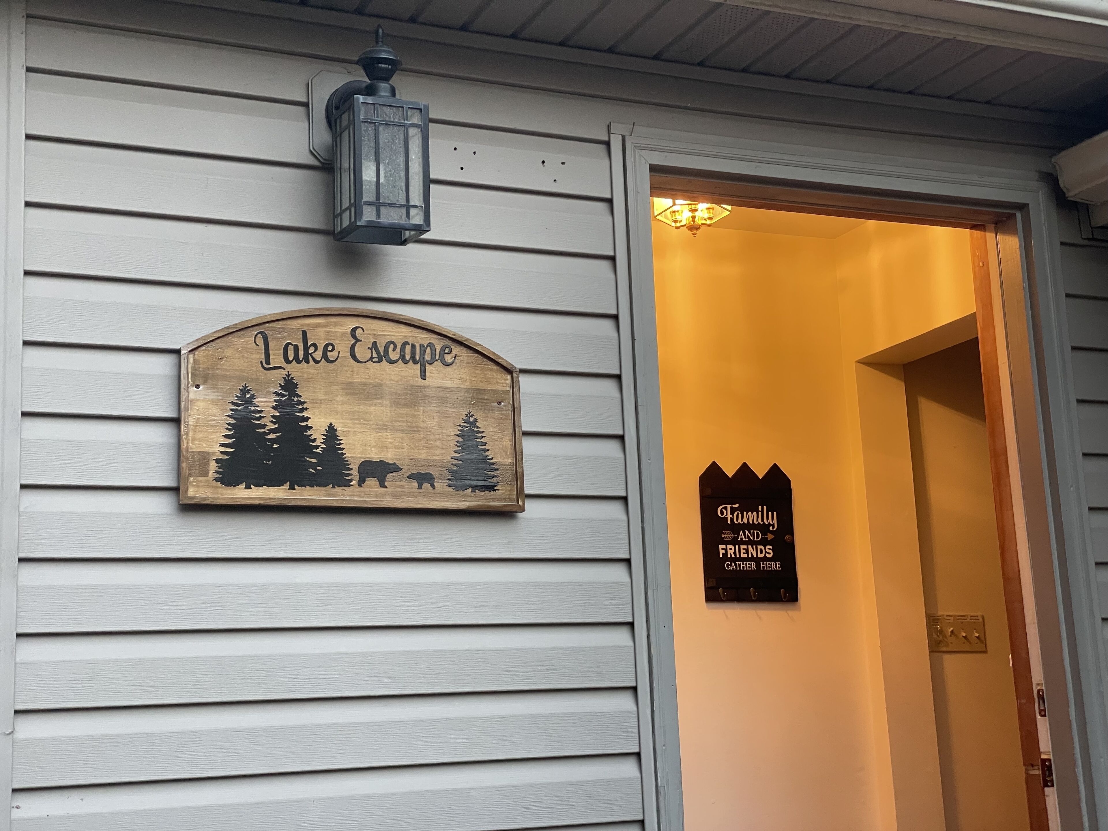 Lake Escape House for your pleasure!