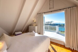 4 bedrooms, iron/ironing board, WiFi