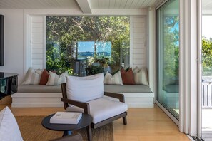 TV, fireplace, books, stereo