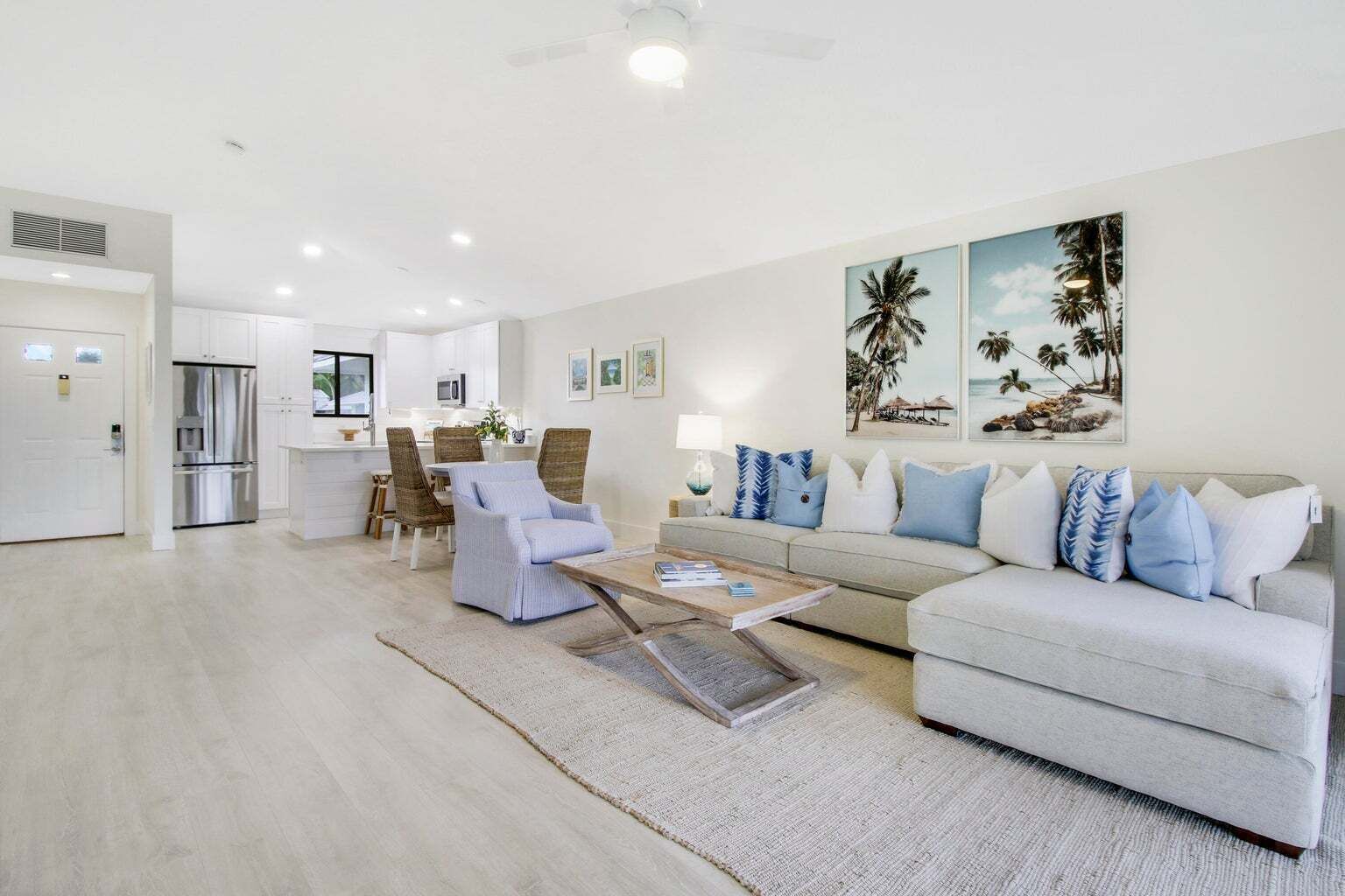 Chic Coastal Cottage PGA National with New Decor Close to Beaches, Golf & More!