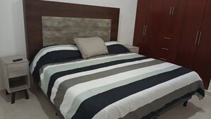 Family Room | 2 bedrooms, WiFi (free), individually decorated, individually furnished - Casa en el Norte de Mérida con Wifi  (Mérida)