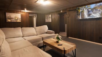 Smart TV y chimenea