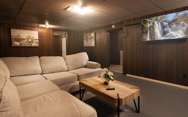 Smart-tv och eldstad