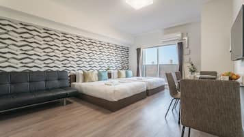 Premium bedding, desk, blackout curtains, free WiFi