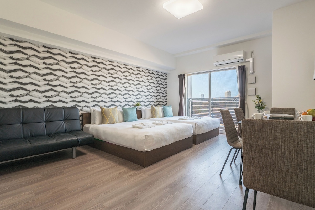 Habitación familiar, no fumadores (Suite) | Ropa de cama de alta calidad, escritorio, cortinas opacas y wifi gratis