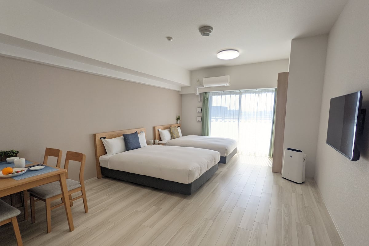 ห้องดีลักซ์ทวิน | เครื่องนอนระดับพรีเมียม, ผ้าม่านกันแสง, เตารีด/โต๊ะรีดผ้า