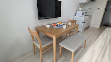 Deluxe Triple Room | Premium bedding, blackout drapes, iron/ironing board (on request)