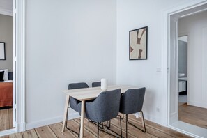 Dining - Dreamy Prenzlauer Berg 1BR, nr Mauerpark, by Blueground (Berlin)