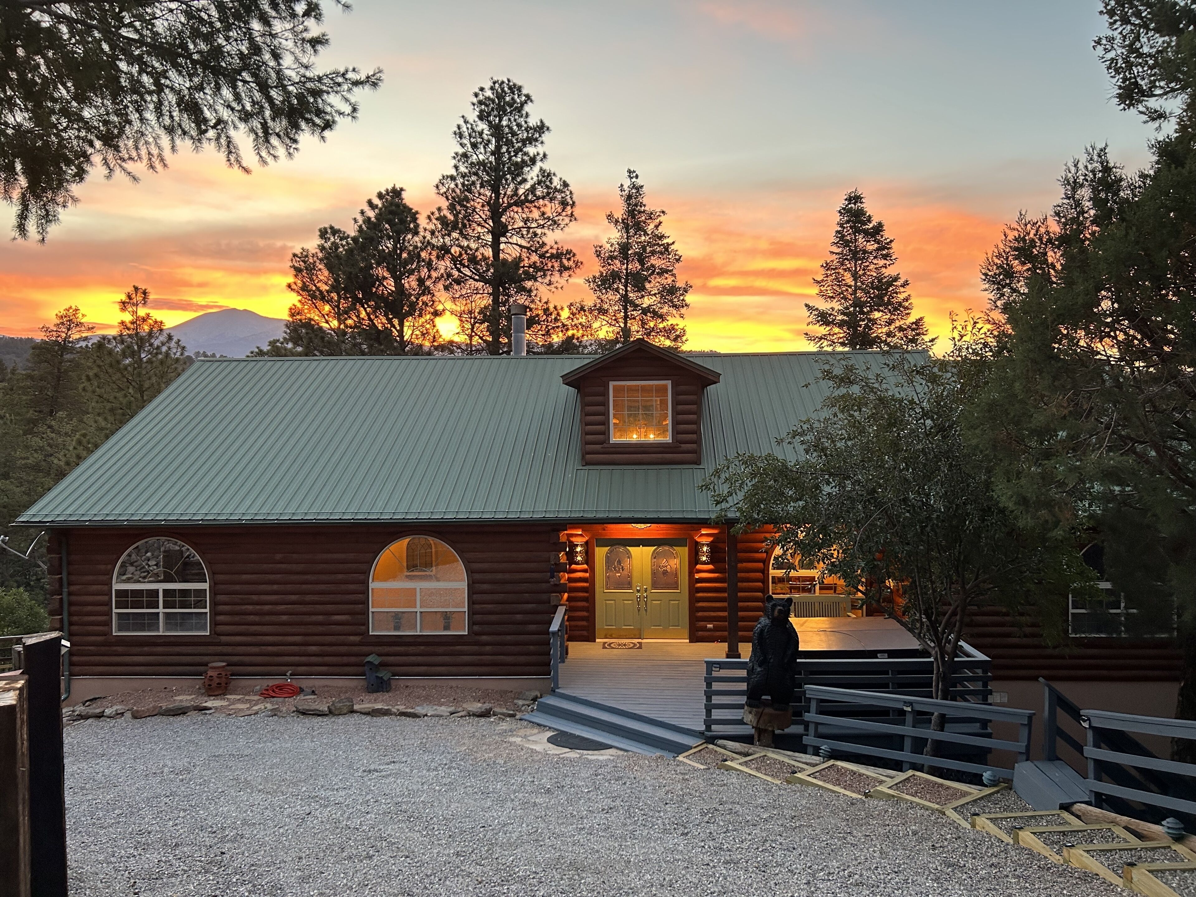 Lost Mountain Lodge w/jacuzzi & Spectacular Views