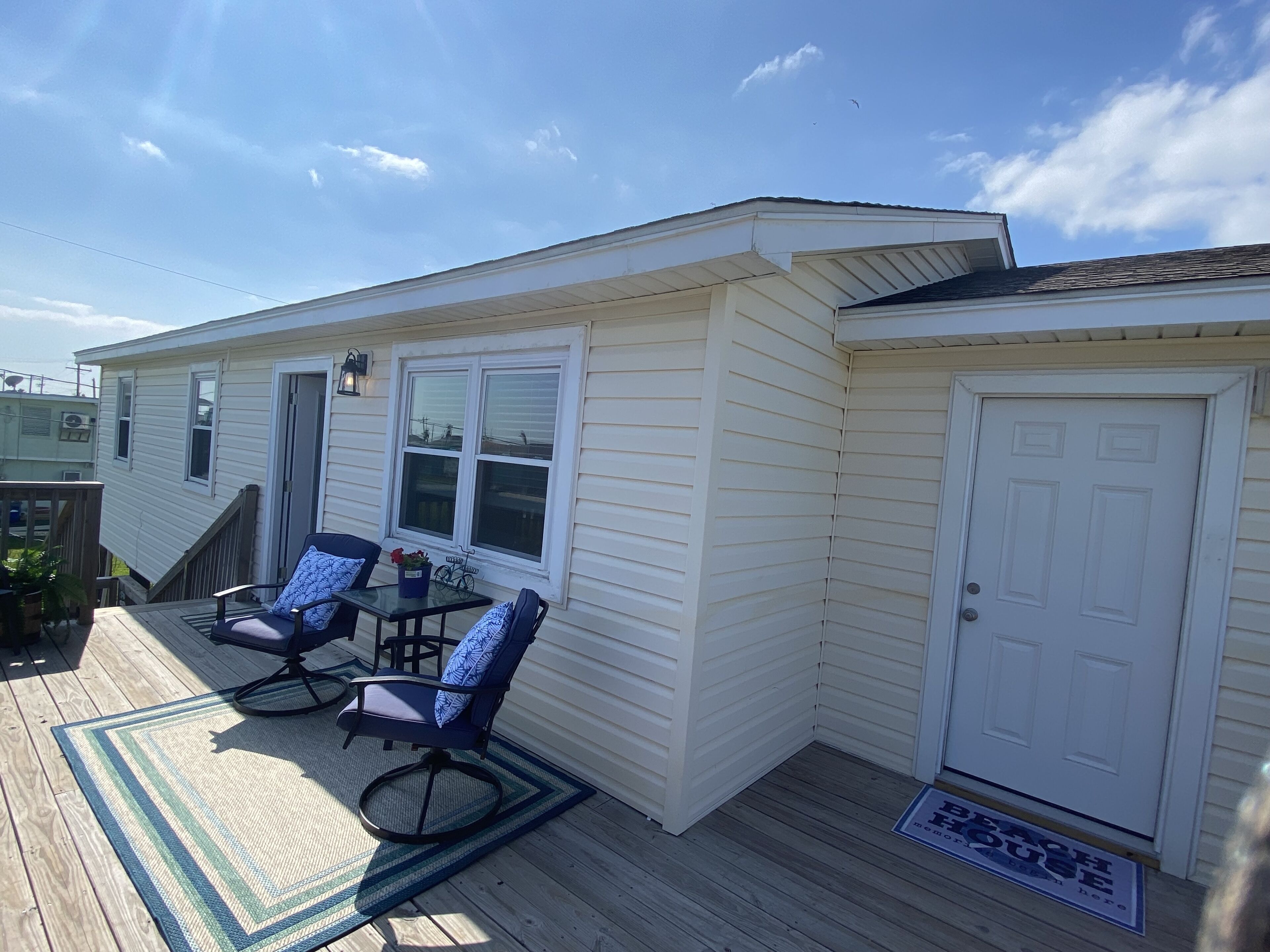 NEW LISTING Remodeled Sea Isle Beach Bungalow 2 minutes to the Beach or Marina!