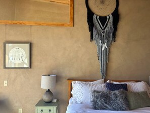 1 bedroom, desk, WiFi, bed sheets