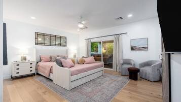 7 chambres, fer et planche à repasser, lit parapluie, Wi-Fi gratuit