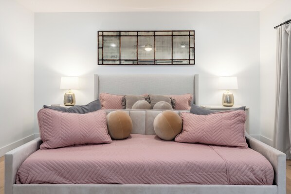 7 bedrooms, iron/ironing board, travel cot, free WiFi
