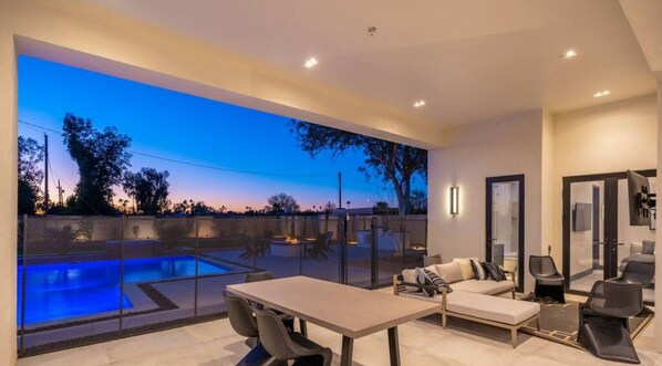 Outdoor dining - Multi-Million$ Resort Oasis w/Pickleball+VolleyballCourt+Bocce Ball Court+Golf (Scottsdale)