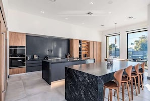 Fridge, microwave, oven, stovetop - Multi-Million$ResortOasis w/Pickleball+Volley+Golf (Scottsdale)