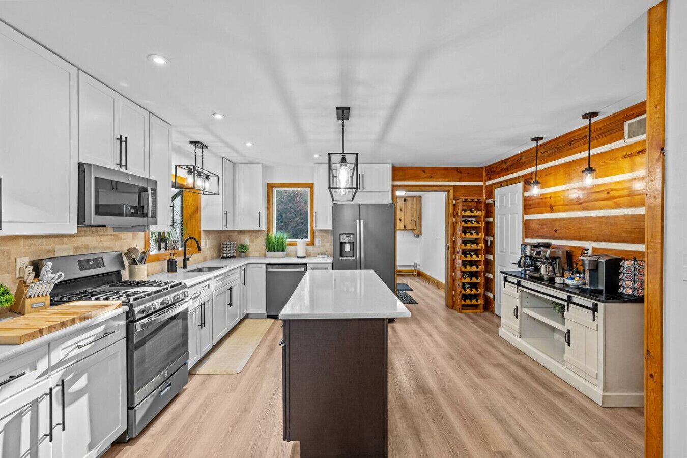 Frigorífic, microones, forn i placa de cuina 