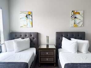 2 chambres, fer et planche à repasser, accès Internet, draps fournis