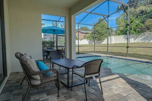 Outdoor dining - 126MC: 3 Bedroom Private Pool Home - In Balmoral Resort (Haines City)