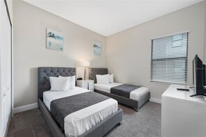 4 dormitoris, planxa i posts de planxar, wifi i roba de llit