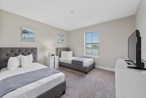 4 bedrooms, iron/ironing board, WiFi, bed sheets