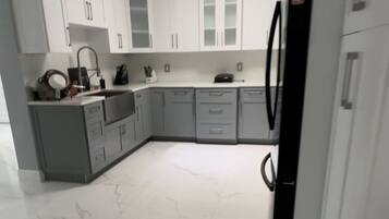 Micro-ondas, fogão, cooktop