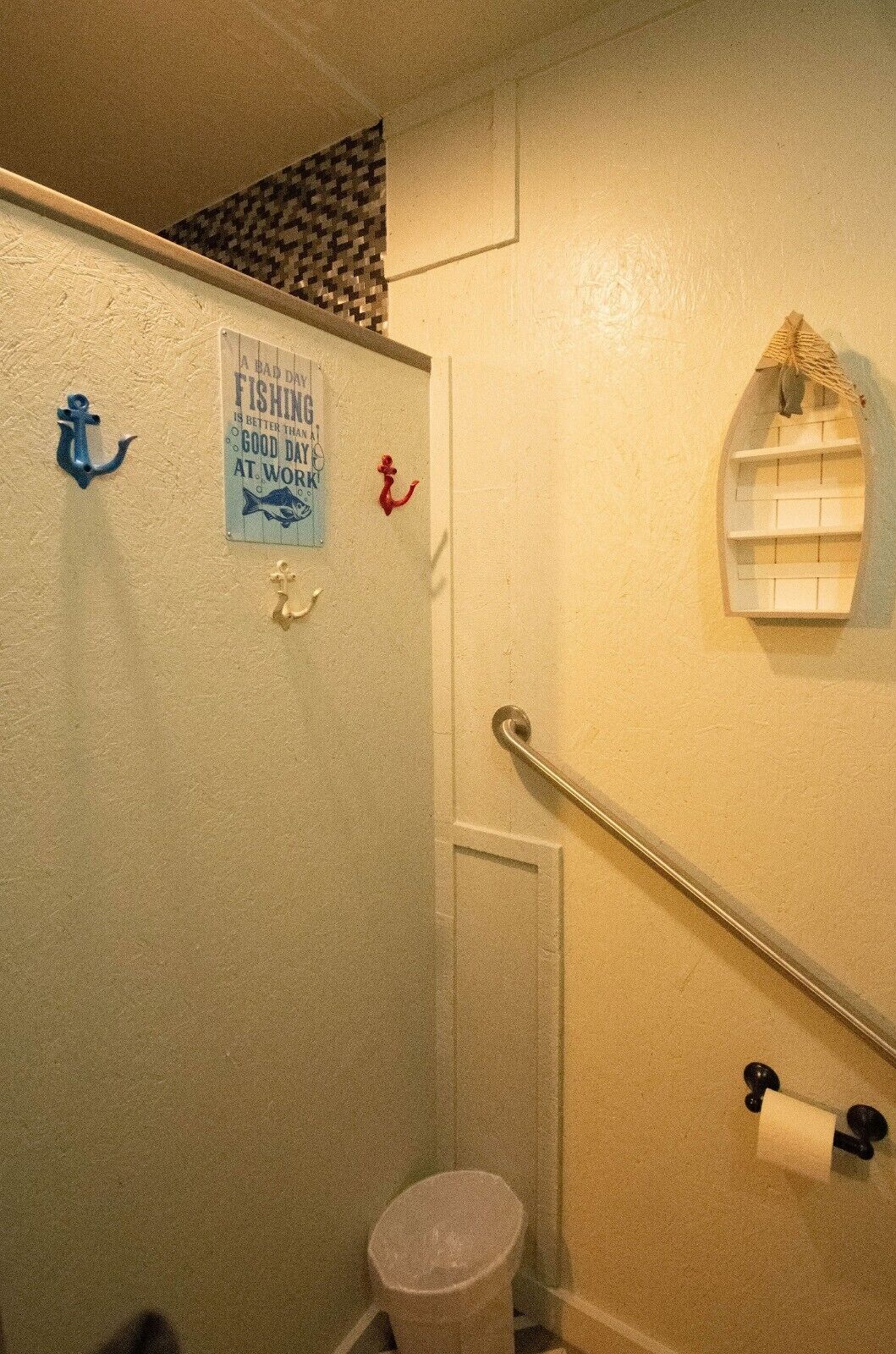 Shoreline's Barndominium, - short walk to Lake Texoma 