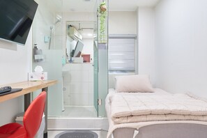 Deluxe Single Room [Fitness coupon + free buffet all day]