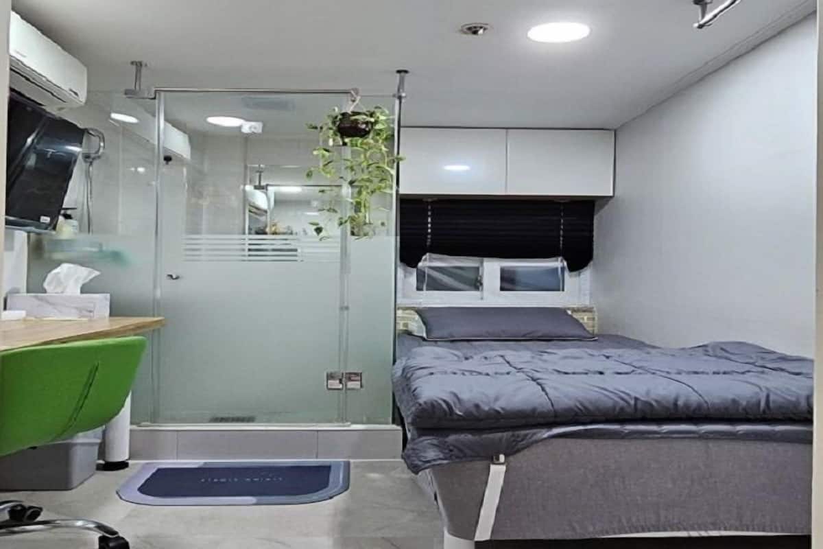 Habitació individual clàssica | Decoració individual i escriptori