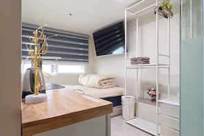 Deluxe Double Room, Non Smoking [Fitness coupon + free buffet all day] | Individually decorated, desk, laptop workspace, blackout drapes - Snowflower Guesthouse  (Seoul)