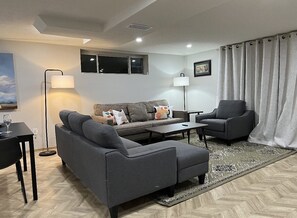 Living area - Gorgeous Private Studio in heart of Kettering (Dayton)
