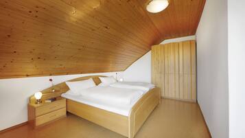 1 chambre, fer et planche Ă repasser, Wi-Fi gratuit, draps fournis