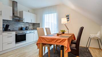 Kühlschrank, Ofen, Herdplatte, Geschirrspüler