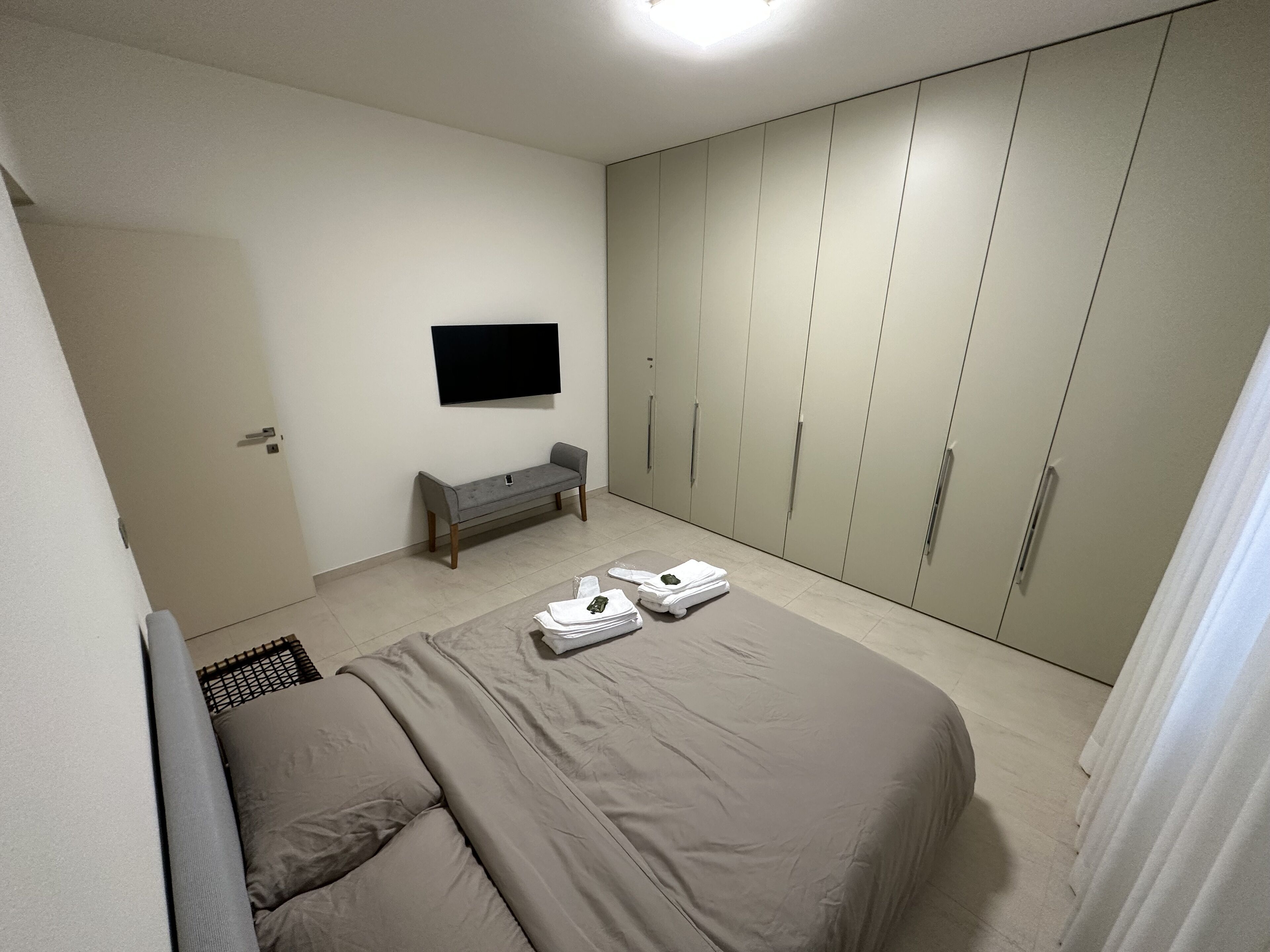 Guest House elegant and modern apartment    max 7 people for work or vacation