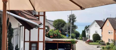 المنطقة المحيطة بالمنشأة