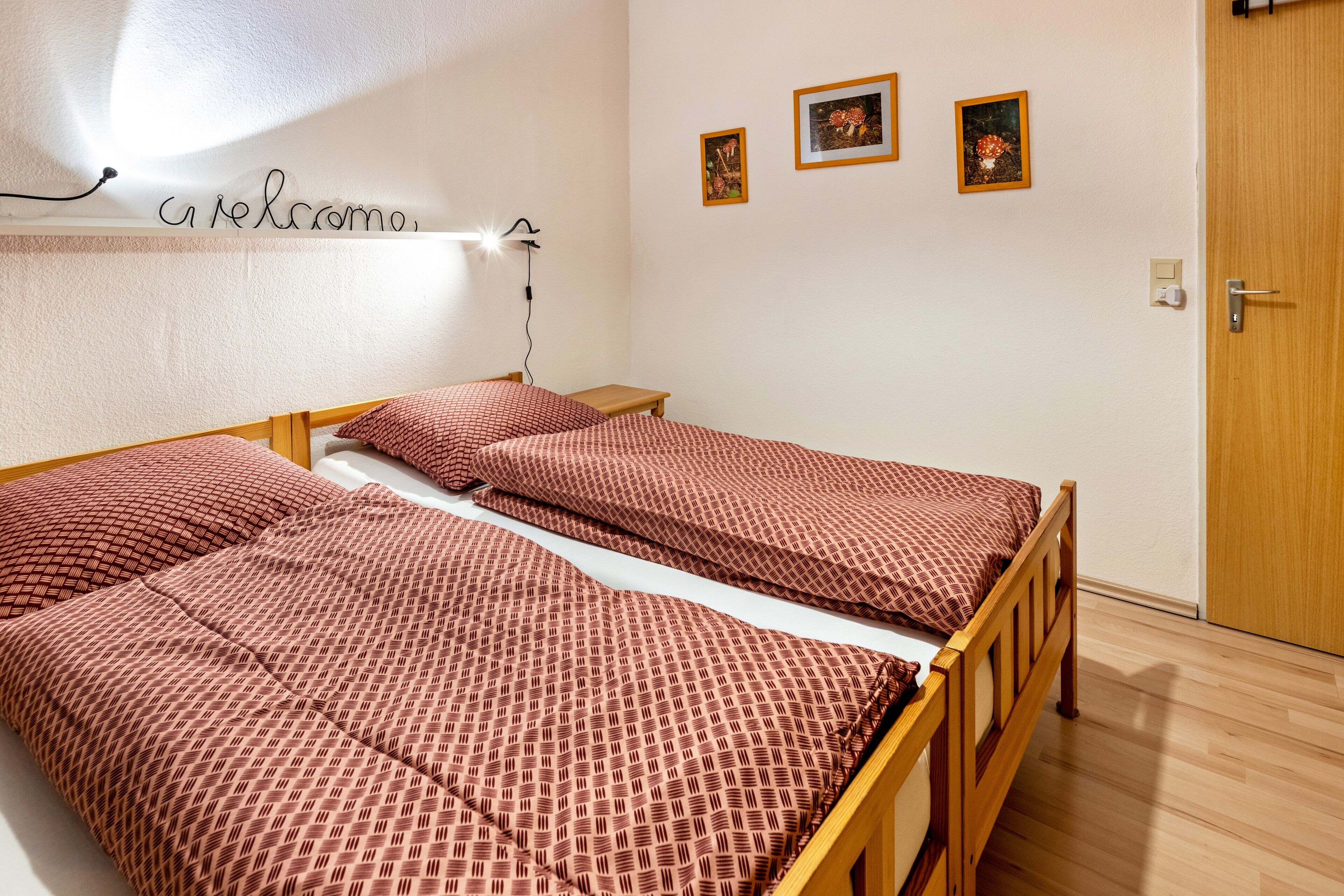 2 habitaciones, tabla de planchar con plancha y wifi gratis 