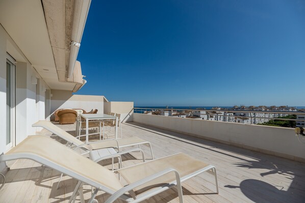 Outdoor dining - Apartment 'Marina Banús' with Sea View, Wi-Fi and Air Conditioning (Marbella)