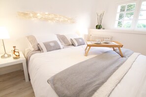 1 habitación, tabla de planchar con plancha, wifi gratis y ropa de cama 