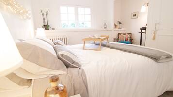 1 dormitori, planxa i posts de planxar, wifi gratuïta i roba de llit