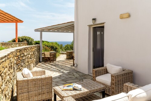 Ferienhaus 'Anemologio 301 Tinos' mit Meerblick, WLAN und Klimaanlage