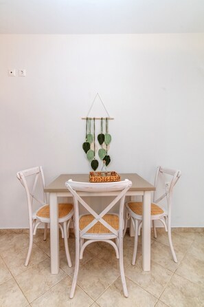 Dining - Holiday Home 'Anemologio 204 Tinos' with Sea View, Wi-Fi and Air Conditioning (Laouti)