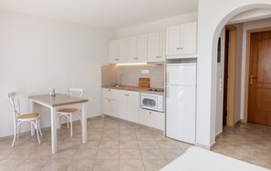 Interior - Holiday Home 'Anemologio 203 Tinos' with Sea View, Wi-Fi and Air Conditioning (Laouti)