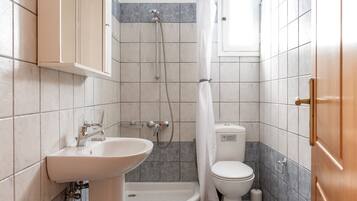 Ducha, secador de pelo, toallas