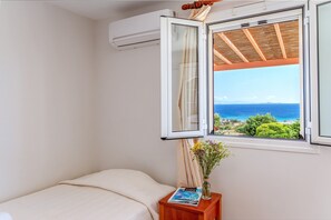 1 bedroom, free WiFi, bed sheets - Holiday Home 'Anemologio 203 Tinos' with Sea View, Wi-Fi and Air Conditioning (Laouti)