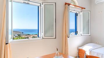 1 bedroom, free WiFi, bed sheets