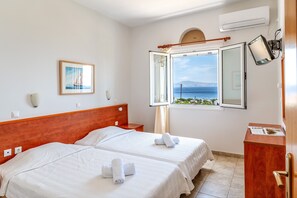 1 bedroom, free WiFi, bed sheets - Holiday Home 'Anemologio 304 Tinos' with Sea View, Wi-Fi and Air Conditioning (Laouti)