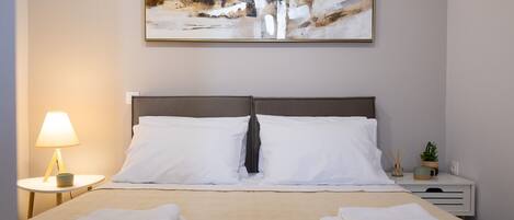 Silitysrauta/-lauta, ilmainen Wi-Fi, vuodevaatteet