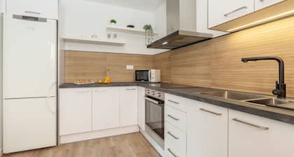 Chalet 'Les Roques' with Mountain View, Wi-Fi and Air Conditioning