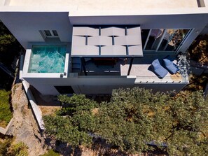 Property grounds - Villa 'Mare' with Sea View, Wi-Fi and Air Conditioning (Finikas)