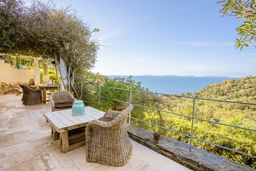 Appartement „La maison de Constance“ mit Meerblick, Terrassen und WLAN